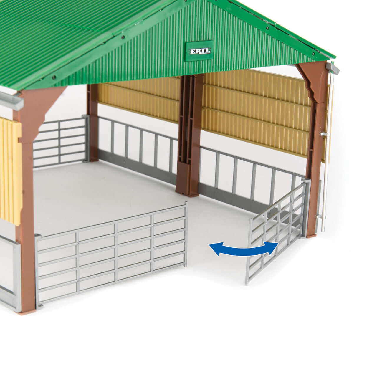 1:32 Livestock Building with Case Skid Loader and Accessories