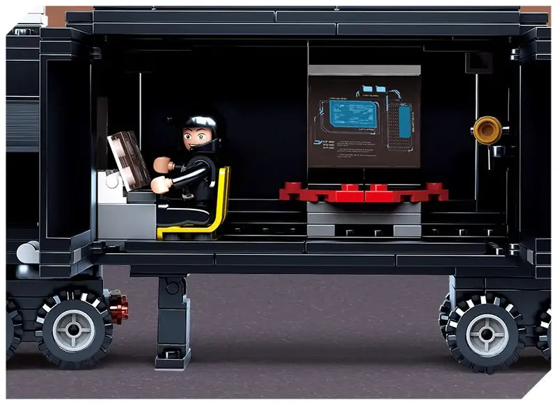 Police Swat Command Vehicle Sluban Building Brick Kit (540 Pcs)